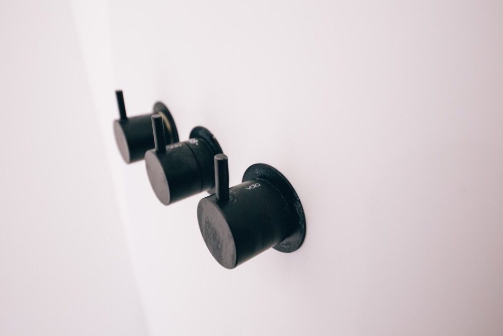 Will’s bathrooms, Céroux-Mousty